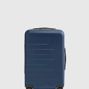 Quince Expandable Carryon Suitcase in Dark Blue